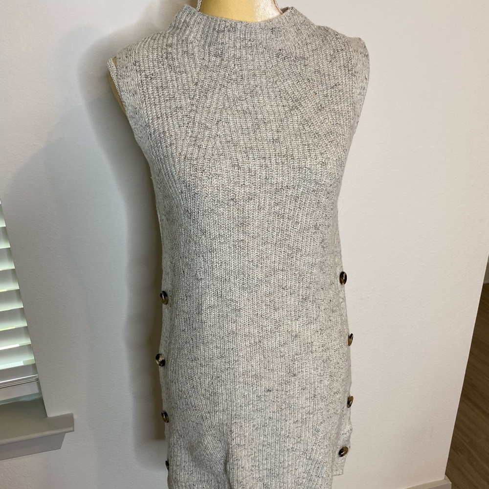 Ann Taylor Gray Sleeveless Knit Sweater with Side Buttons Size s